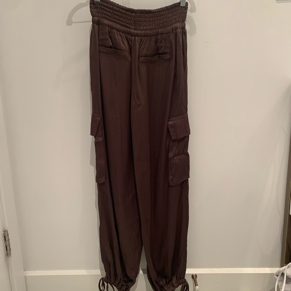 By Anthropologie grey 100% viscose cargo pant size 0. - Picture 3 of 4